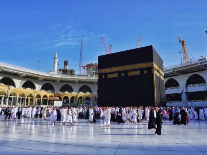 Arrange Group Travel for Umrah From UK Pilgrims